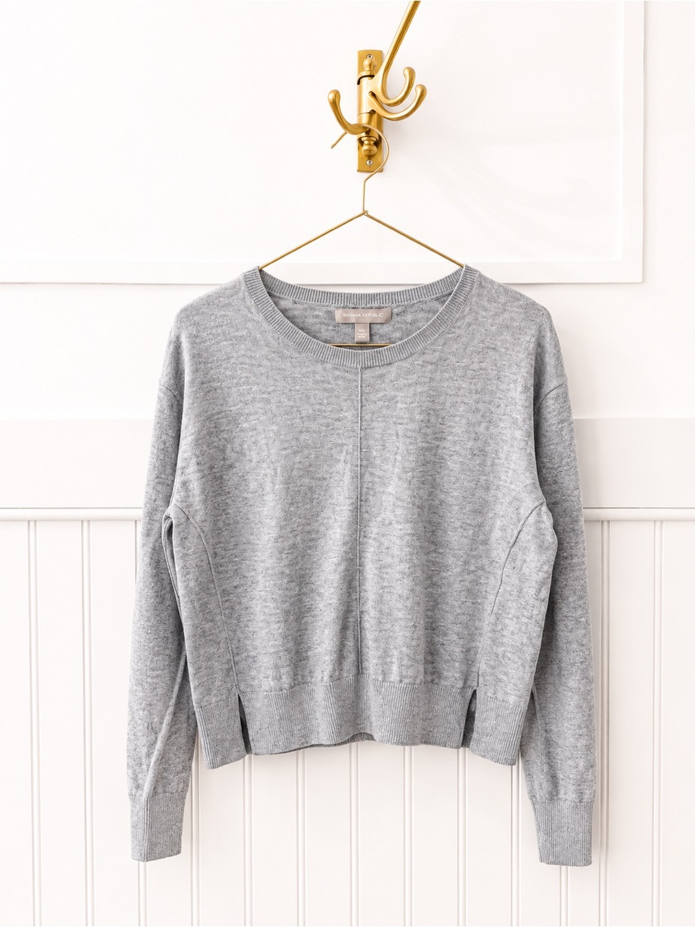 Banana Republic Light Gray Crewneck Sweater